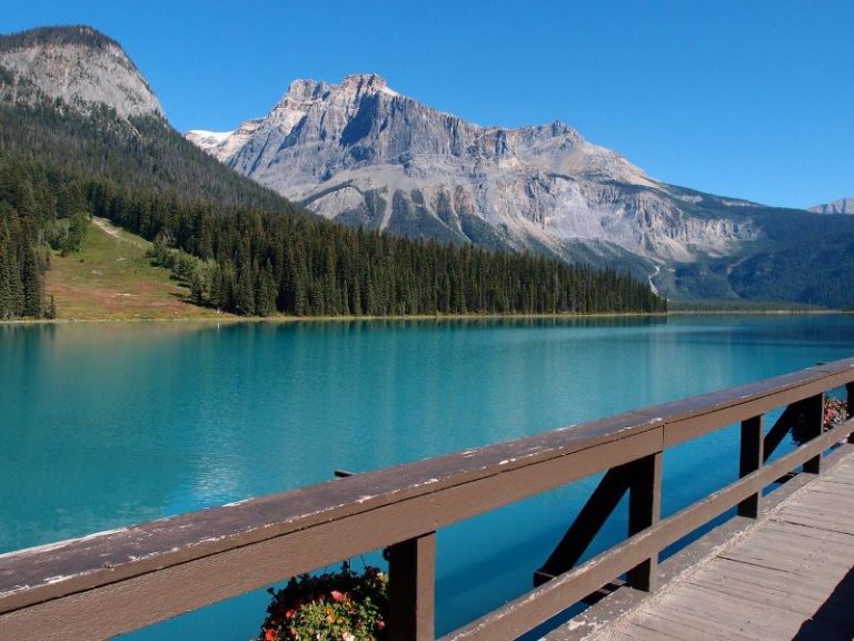 9 Most Amazing Lakes In Canada That Will Take Your Breath Away Beauty of Earth