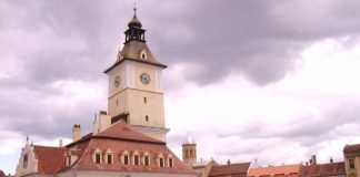 Piata Sfatului one of the things to do in brasov romania