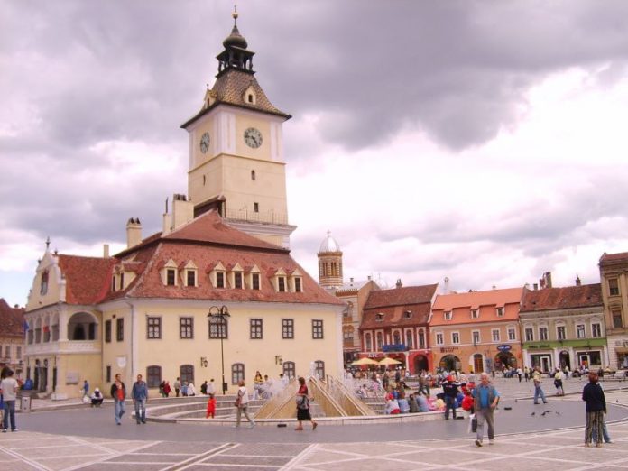 Piata Sfatului one of the things to do in brasov romania