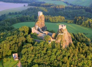 Trosky Castle