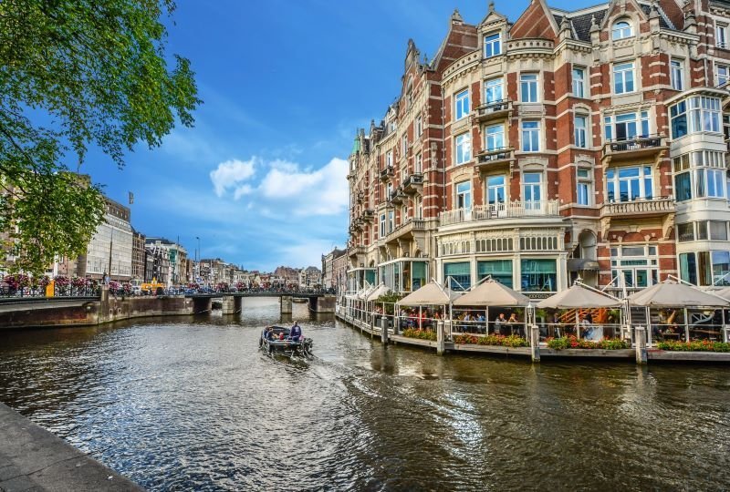 Singel Canal in amsterdam