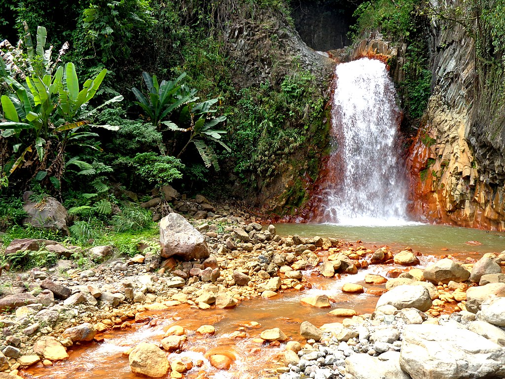 Pulang Bato Falls