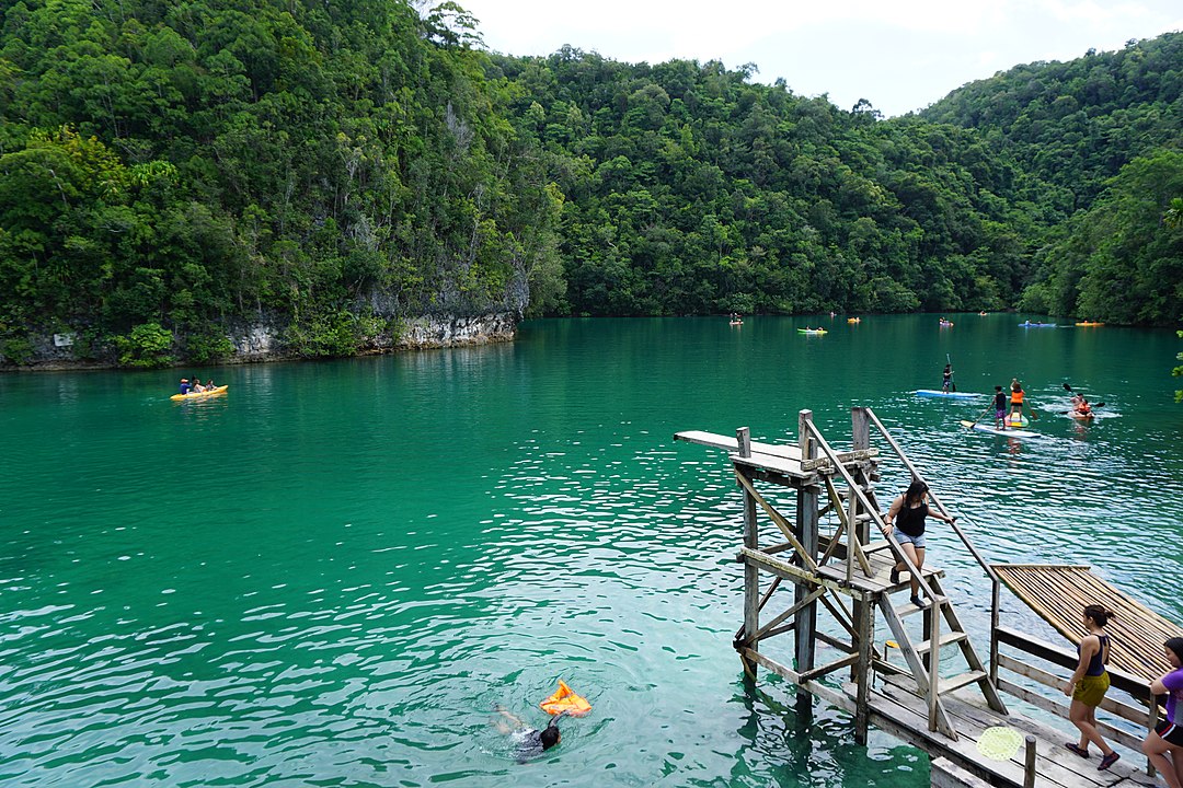 wikicommons-siargao-sugba-lagoon
